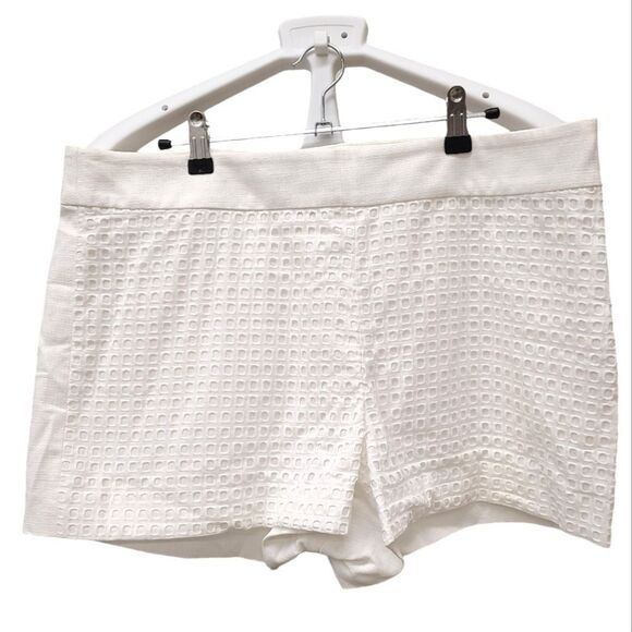 J. CREW White Basket Weave Womens Shorts size 14 - Picture 1 of 6